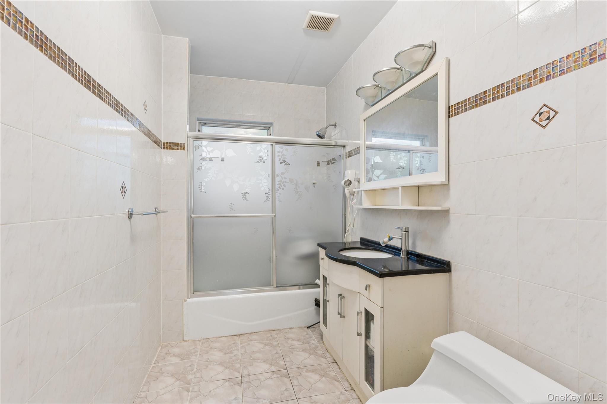 6911 Springfield Boulevard Property Photo 9
