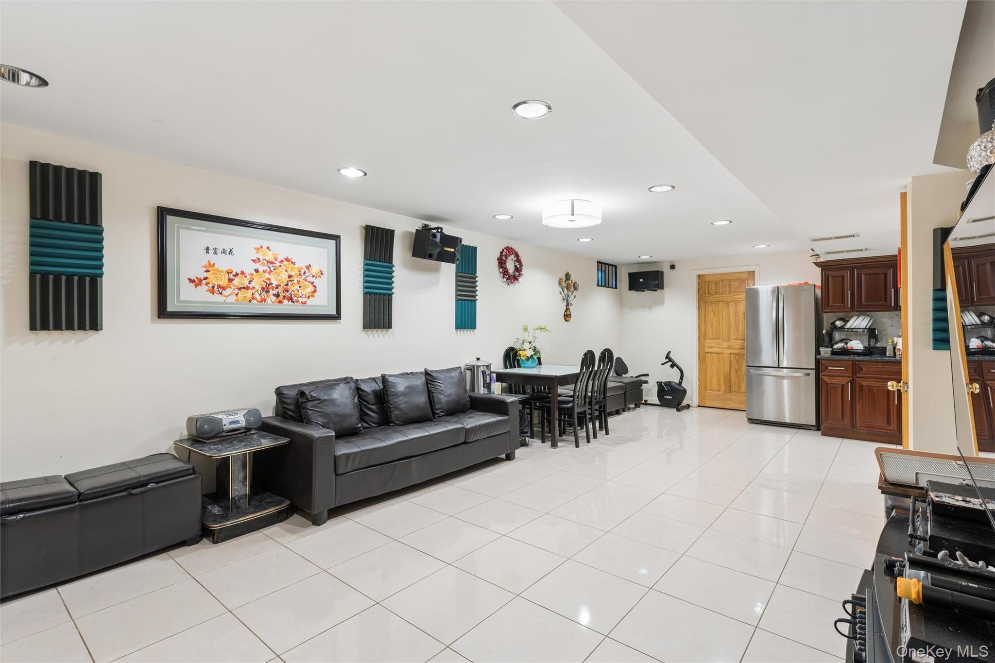 6911 Springfield Boulevard Property Photo 10
