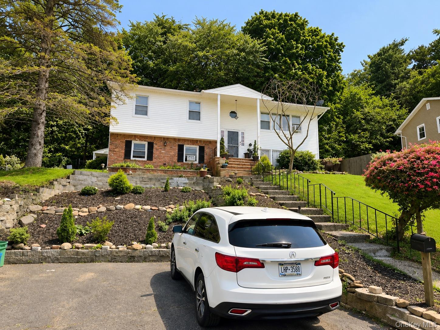 14 Rock Drive Property Photo 2