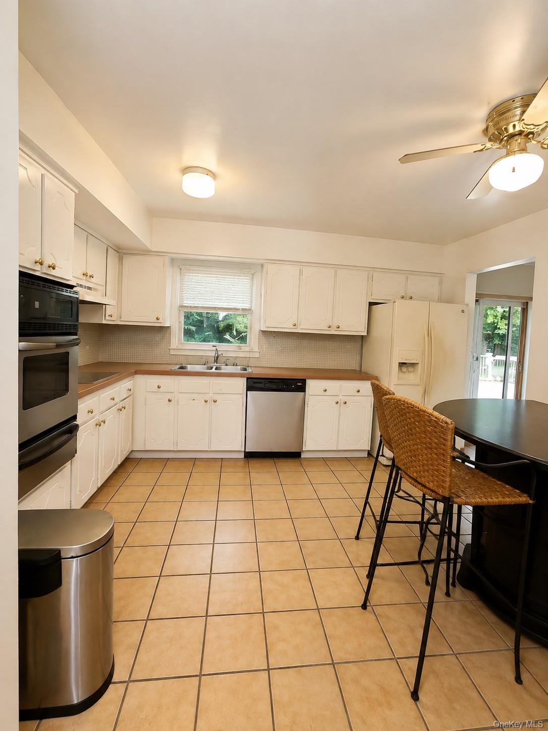 14 Rock Drive Property Photo 4