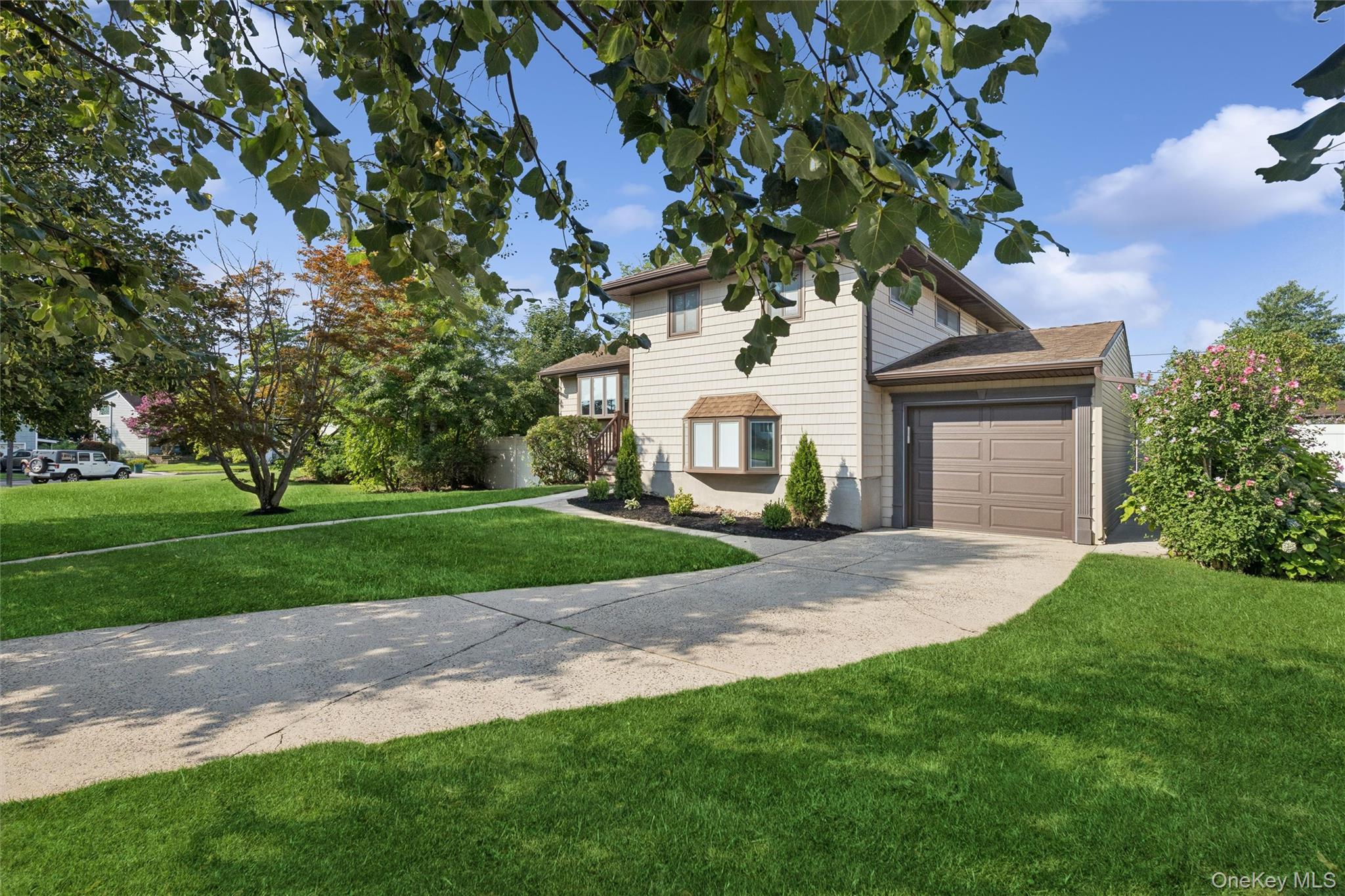 52 Narcissus Avenue Property Photo 2