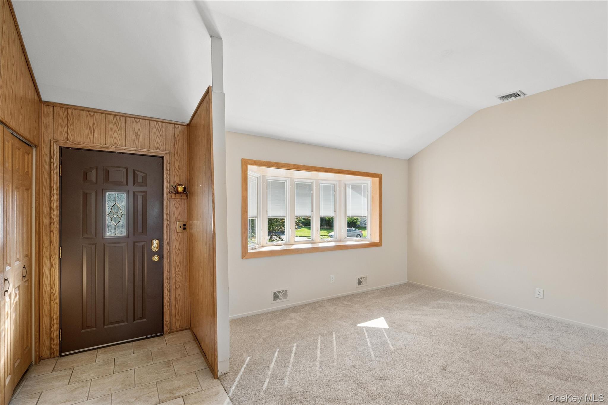 52 Narcissus Avenue Property Photo 4