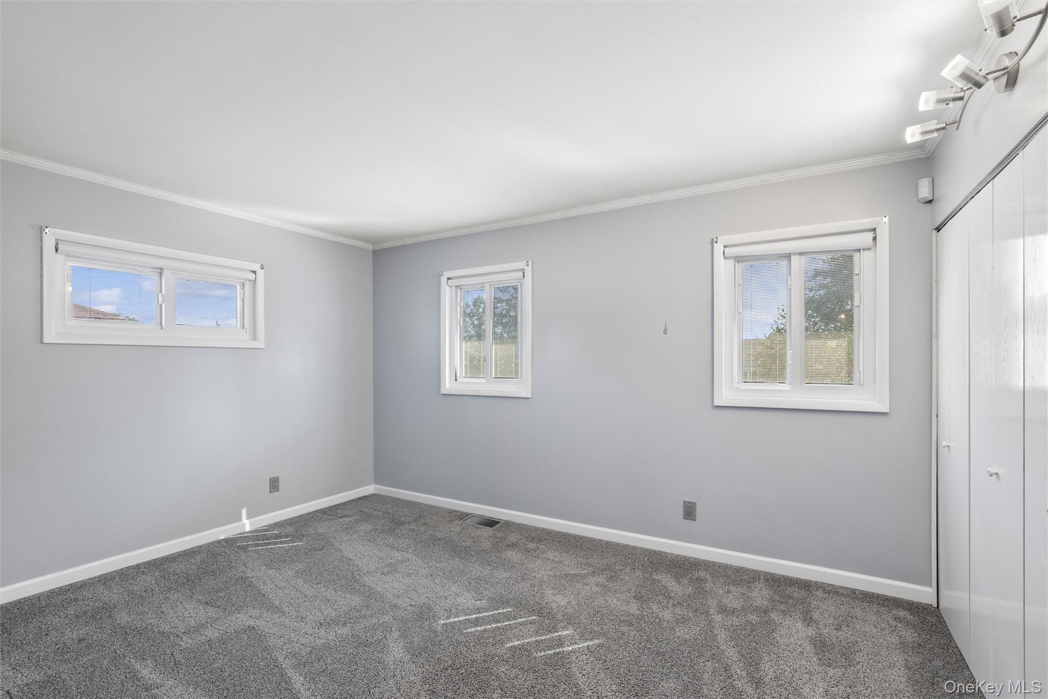 52 Narcissus Avenue Property Photo 12