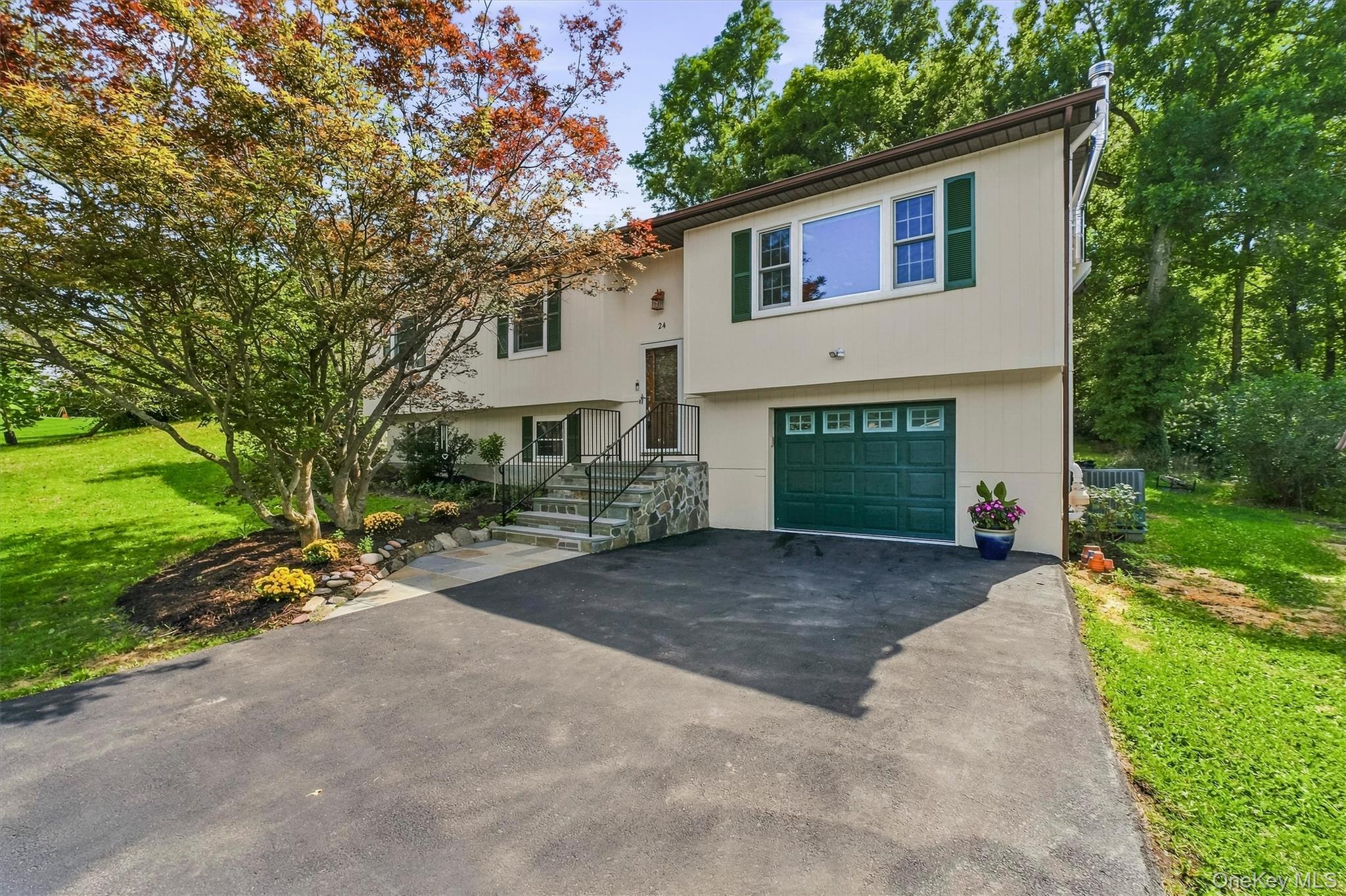 24 Bell Air Lane Property Photo 1