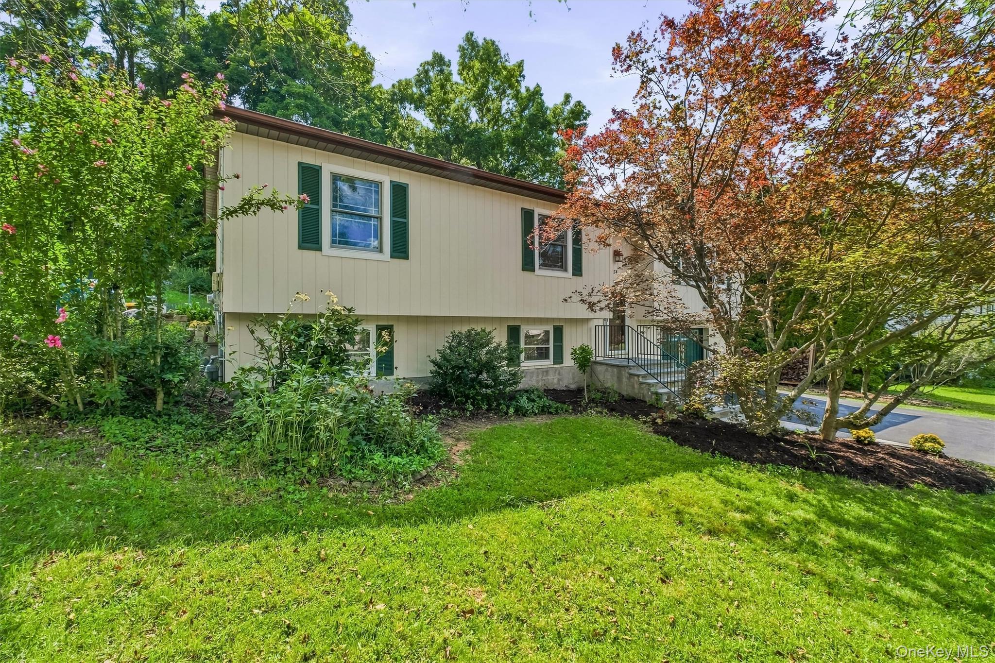 24 Bell Air Lane Property Photo 2