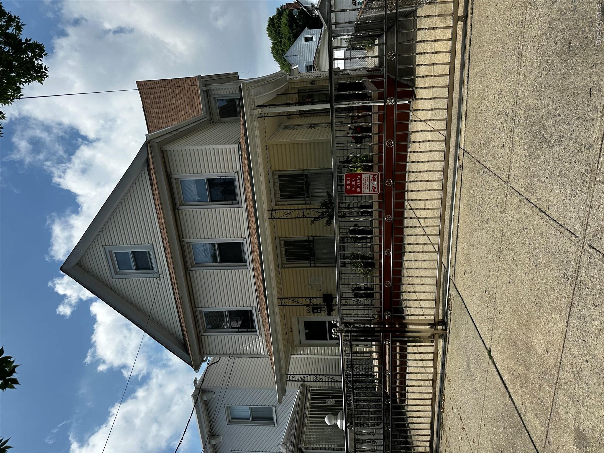 10638 97th Street Property Photo 2