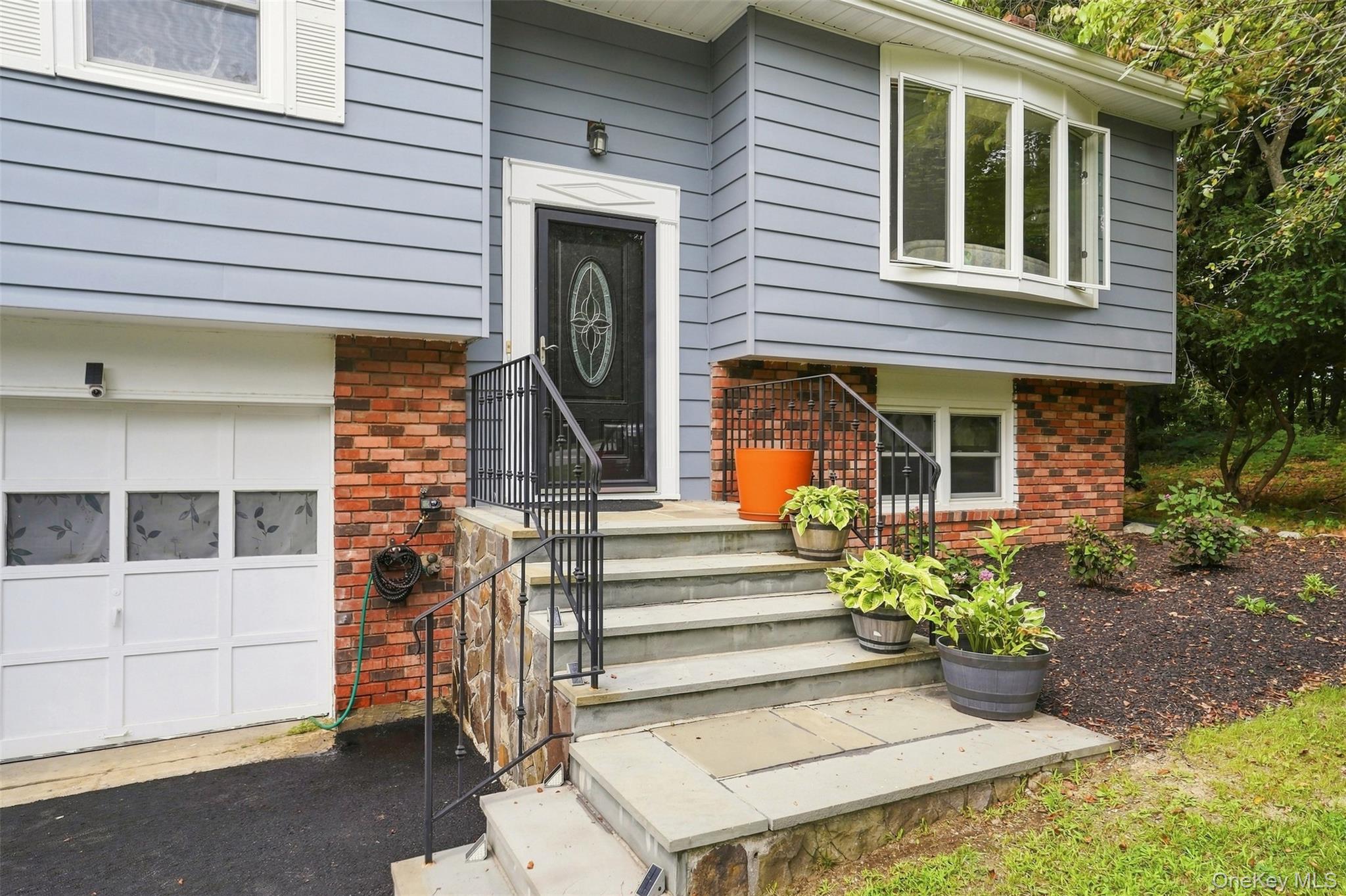 16 Cromwell Drive Property Photo 2