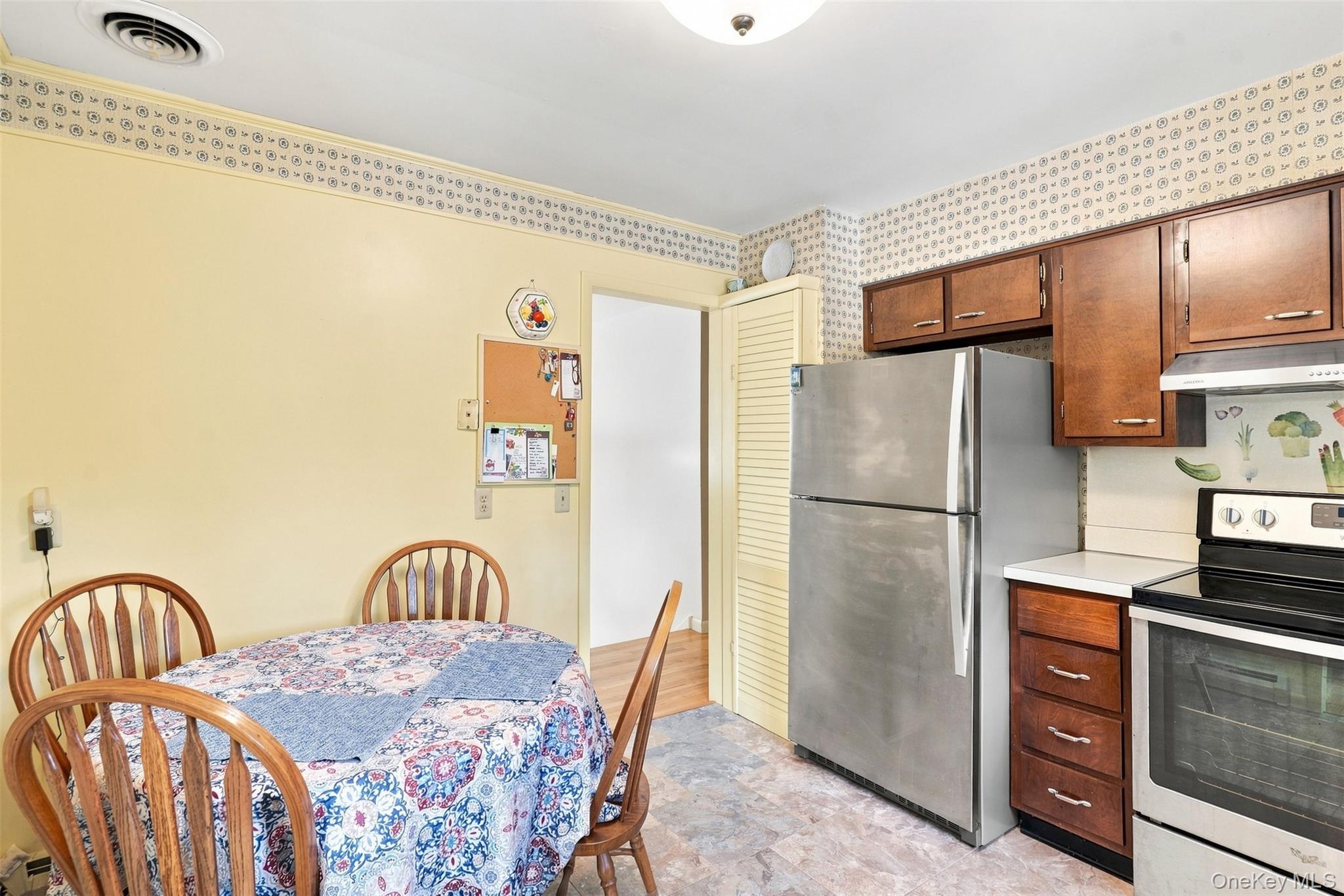 16 Cromwell Drive Property Photo 15