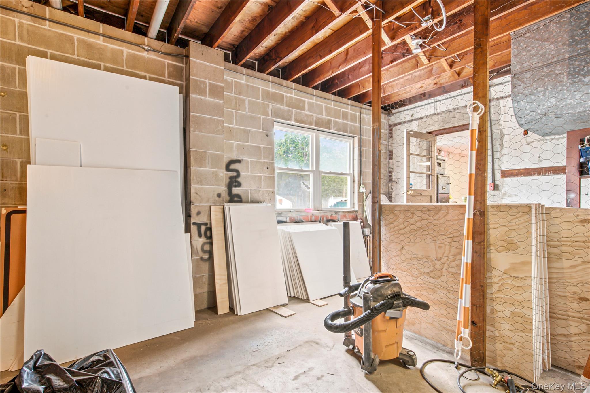 152 Railroad Street Property Photo 15