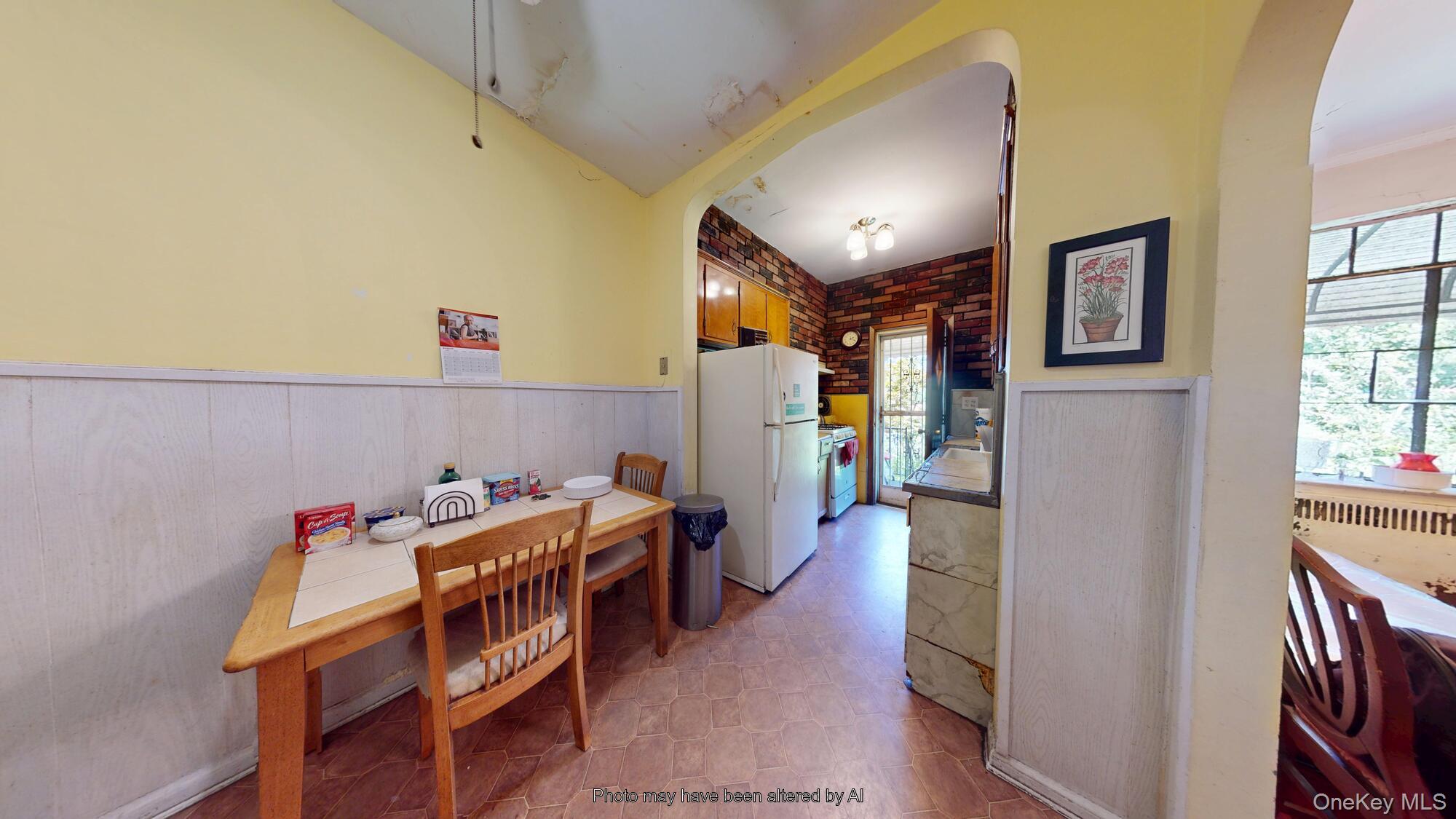 121 E 2nd Street Property Photo 13