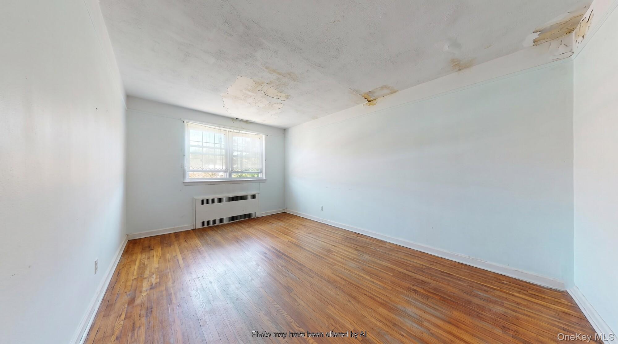 121 E 2nd Street Property Photo 17