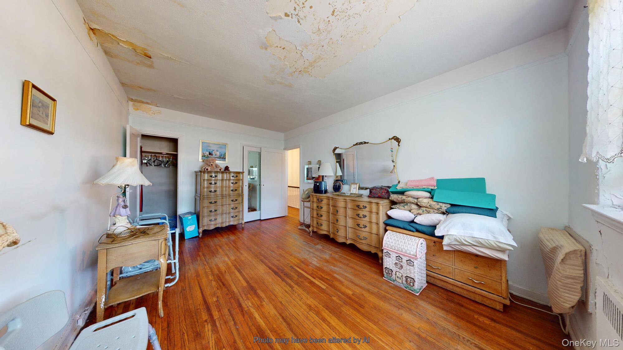 121 E 2nd Street Property Photo 19