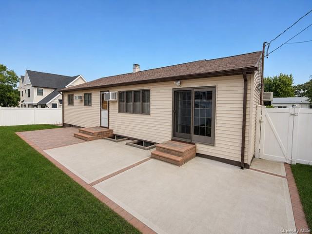 10 Peter Lane Property Photo 2