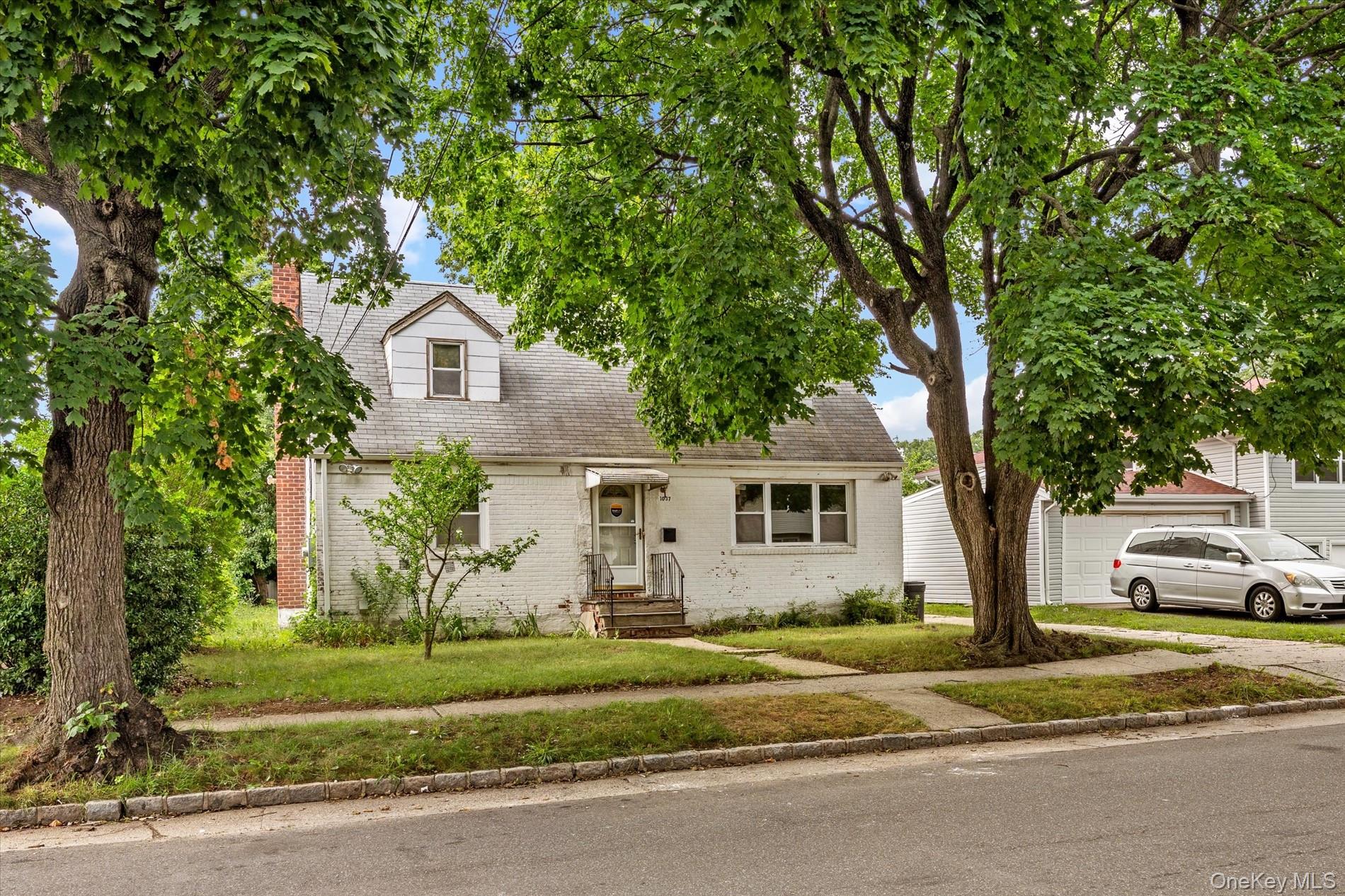 1037 Broadway Property Photo 1