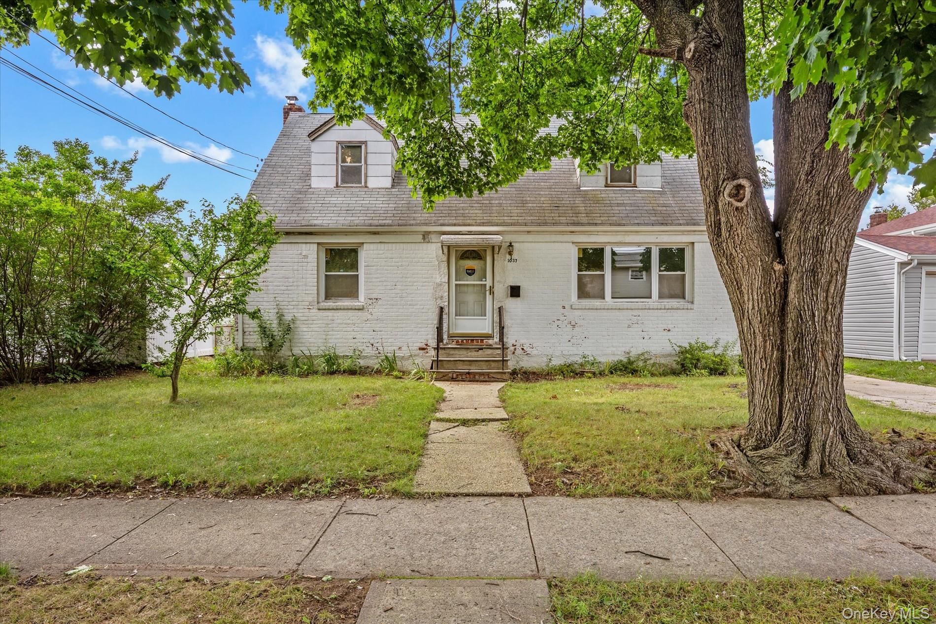 1037 Broadway Property Photo 2