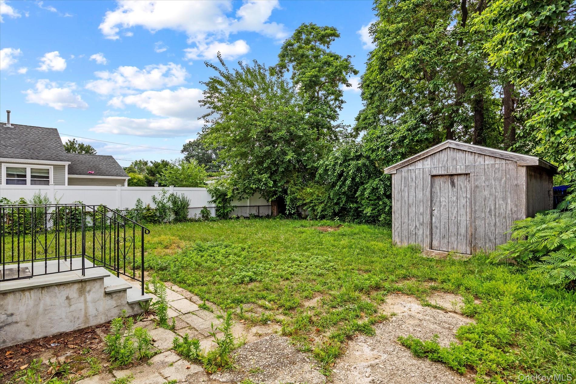 1037 Broadway Property Photo 4