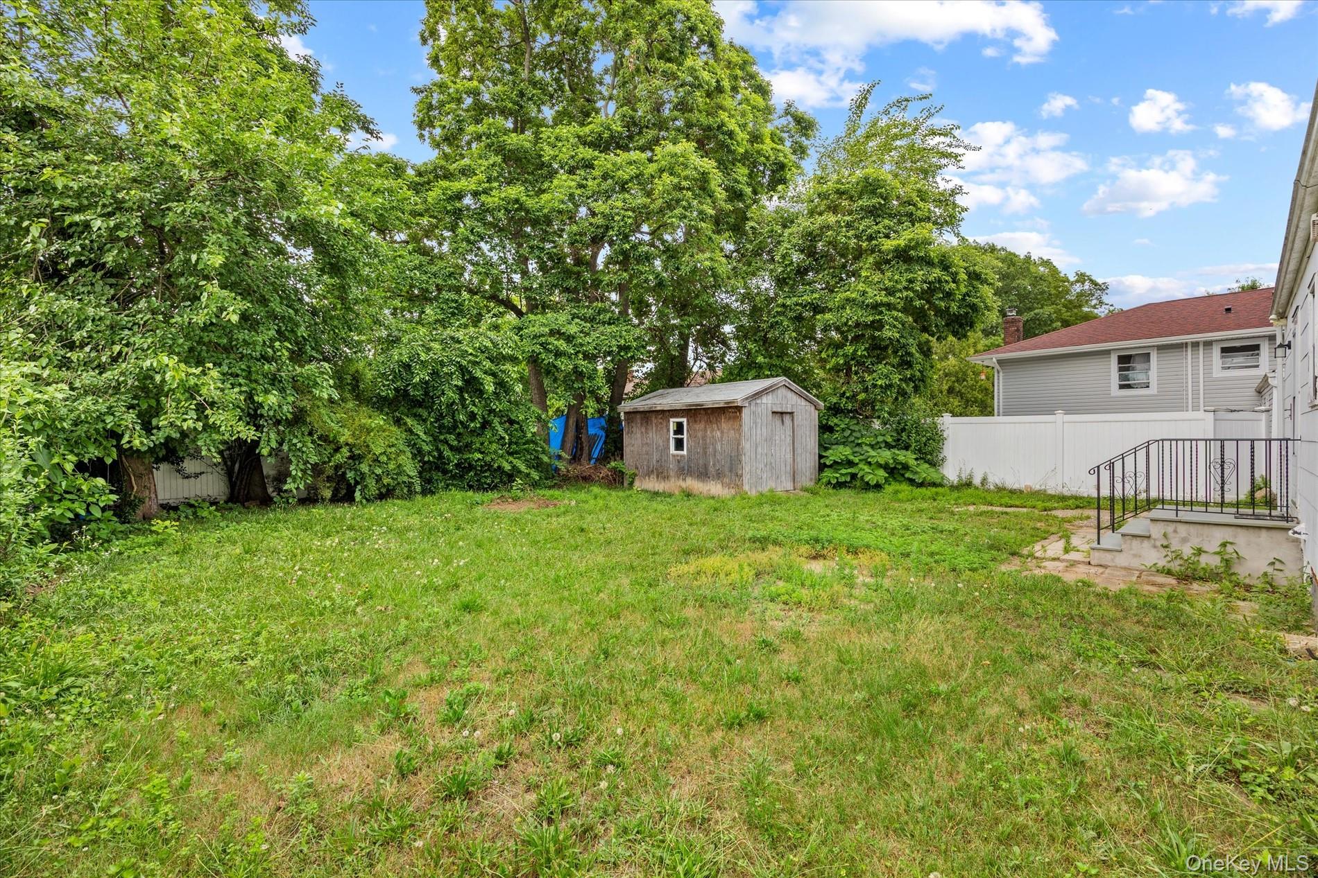 1037 Broadway Property Photo 5
