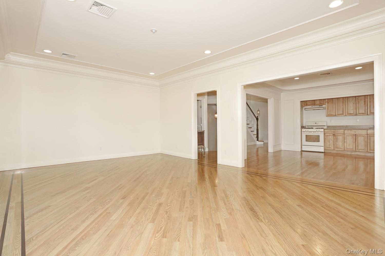 122 Bates Drive Property Photo 8
