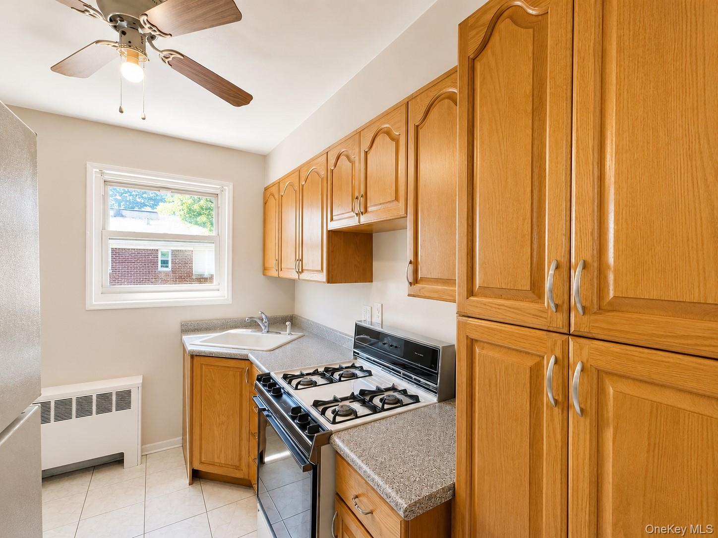15-98 212 Street 276 Property Photo 5