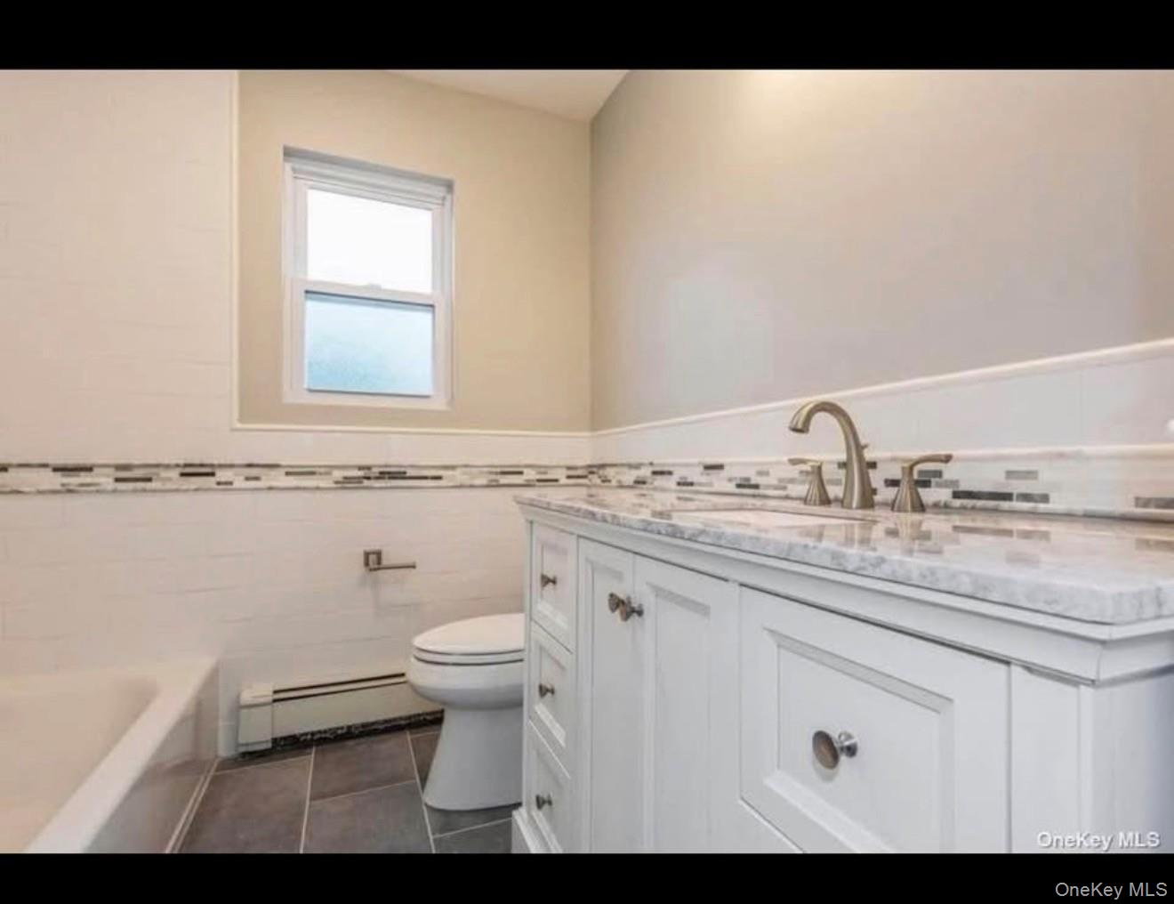 88 Ralph Avenue Property Photo 3