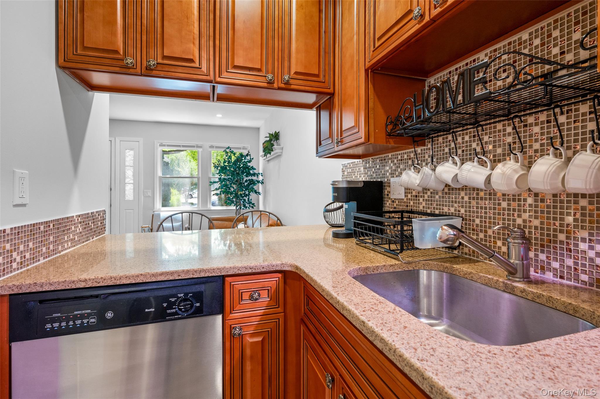 49 Canoe Place Property Photo 6