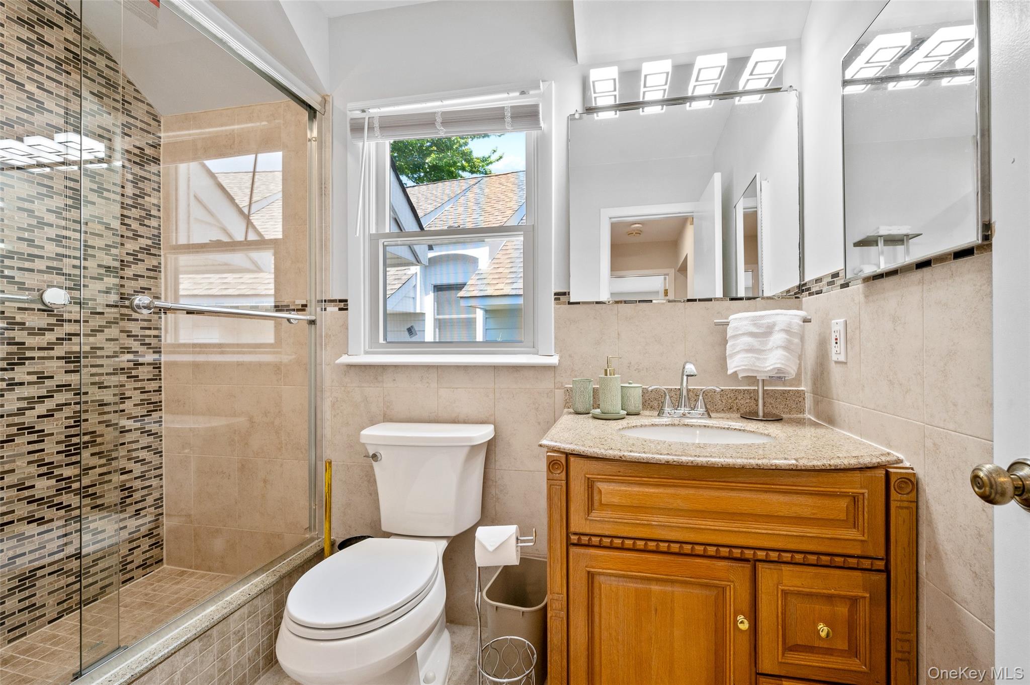 49 Canoe Place Property Photo 20