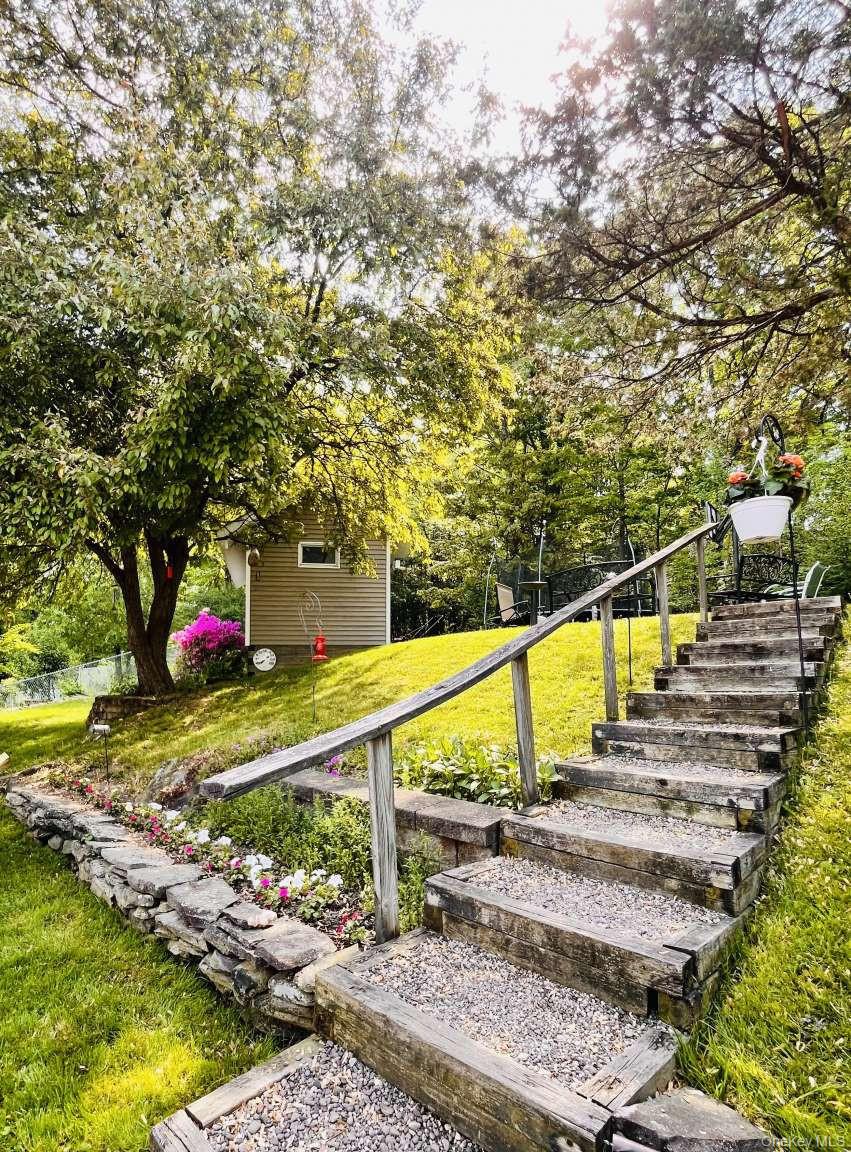 20 Neversink Drive Property Photo 2