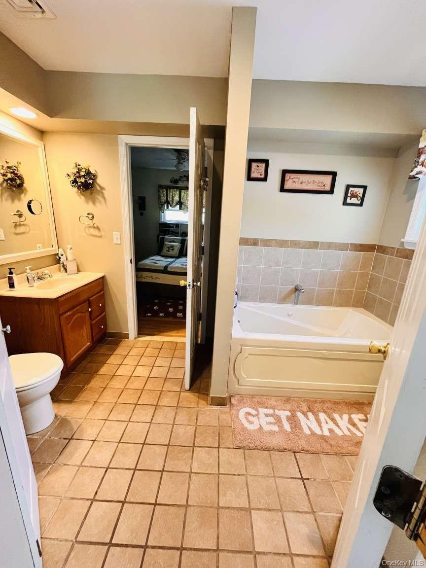 20 Neversink Drive Property Photo 13