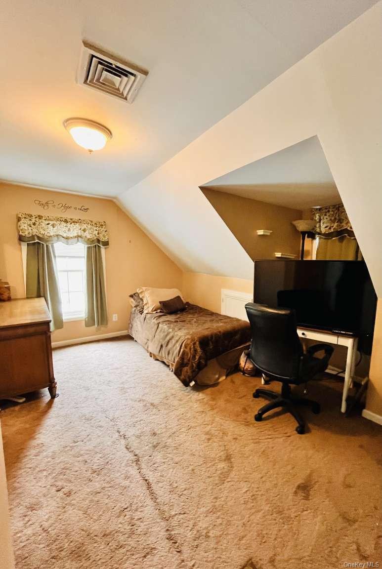 20 Neversink Drive Property Photo 17