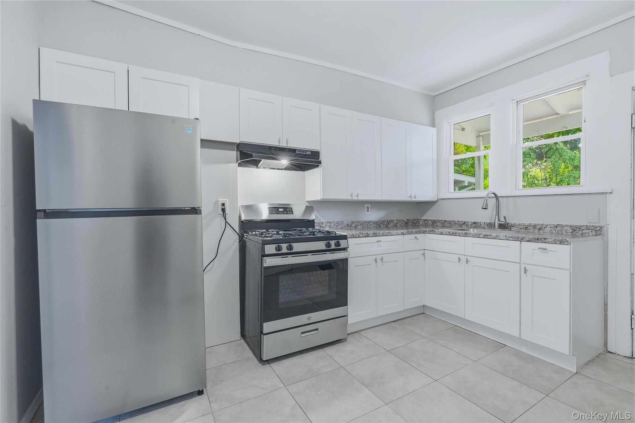 70 Van Deusen Street Property Photo 9