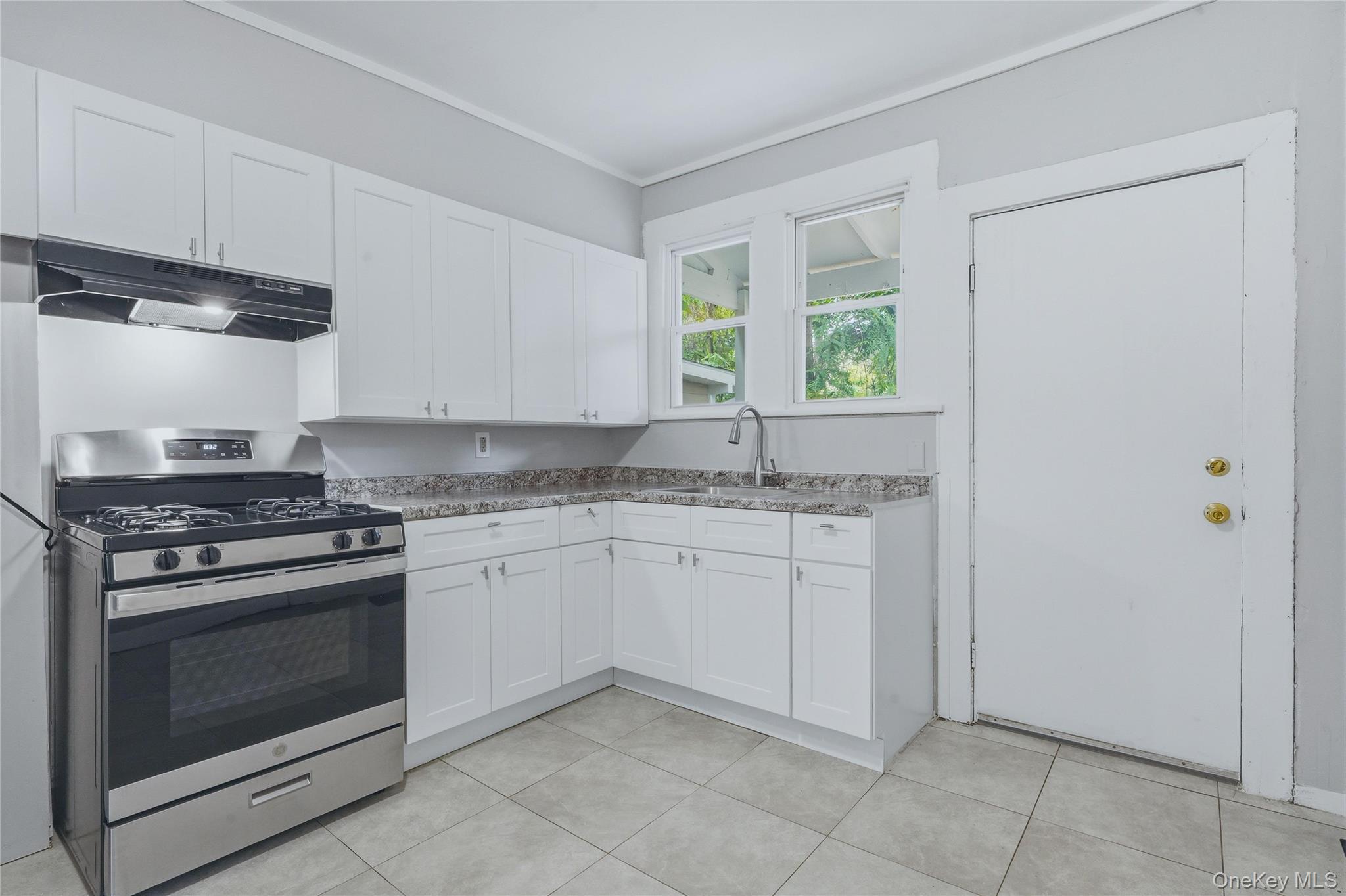 70 Van Deusen Street Property Photo 10