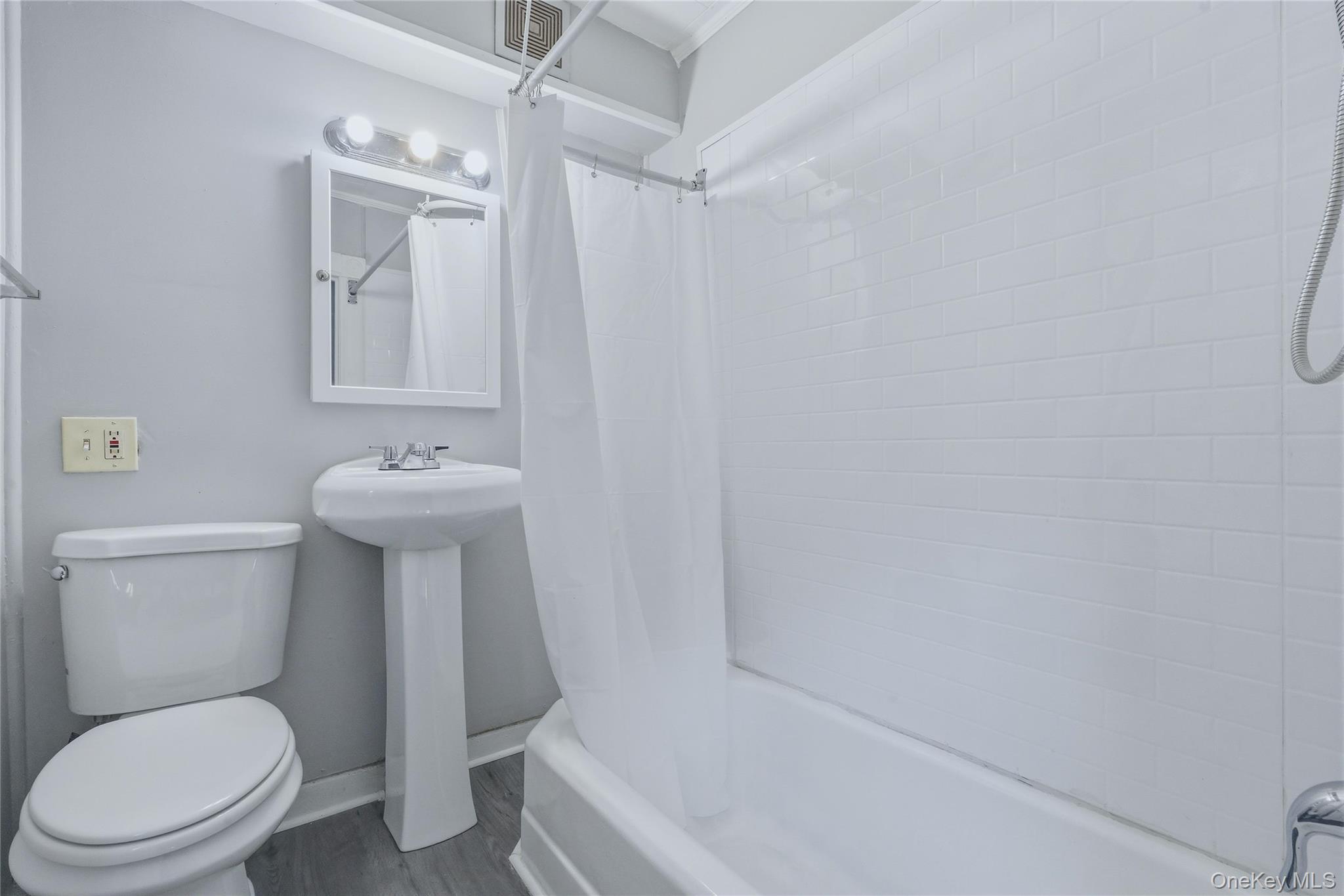 70 Van Deusen Street Property Photo 17