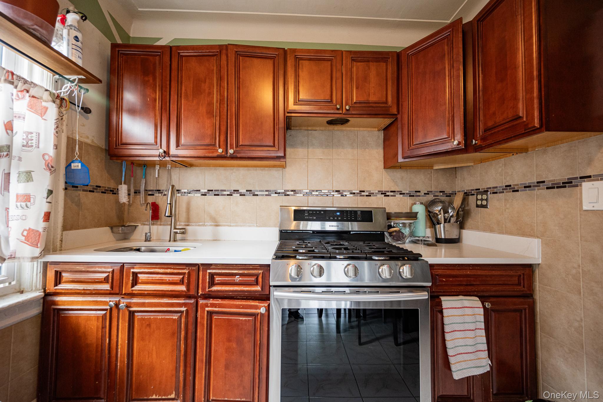 38-26 55th Street Property Photo 6