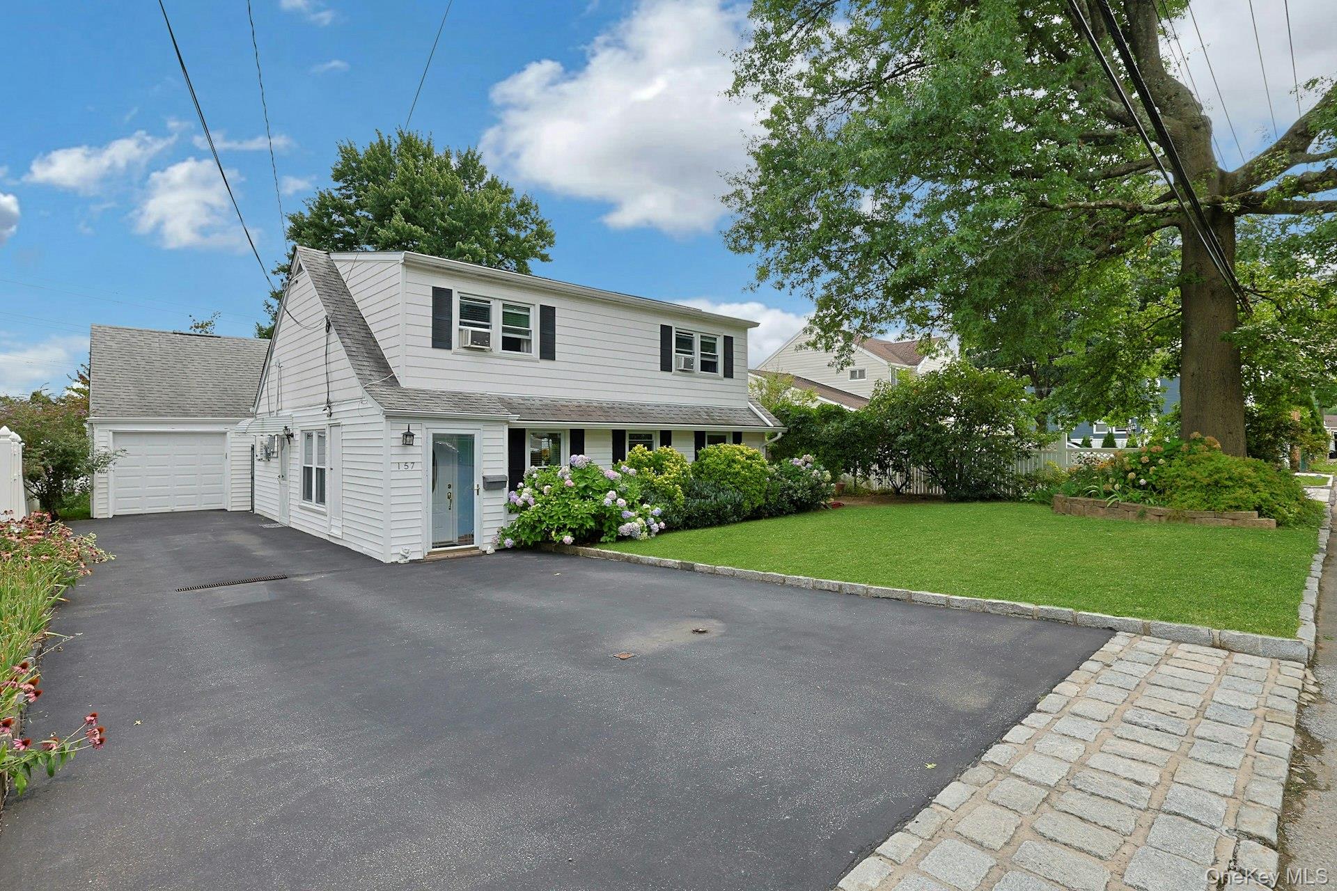157 Whitman Road Property Photo 2