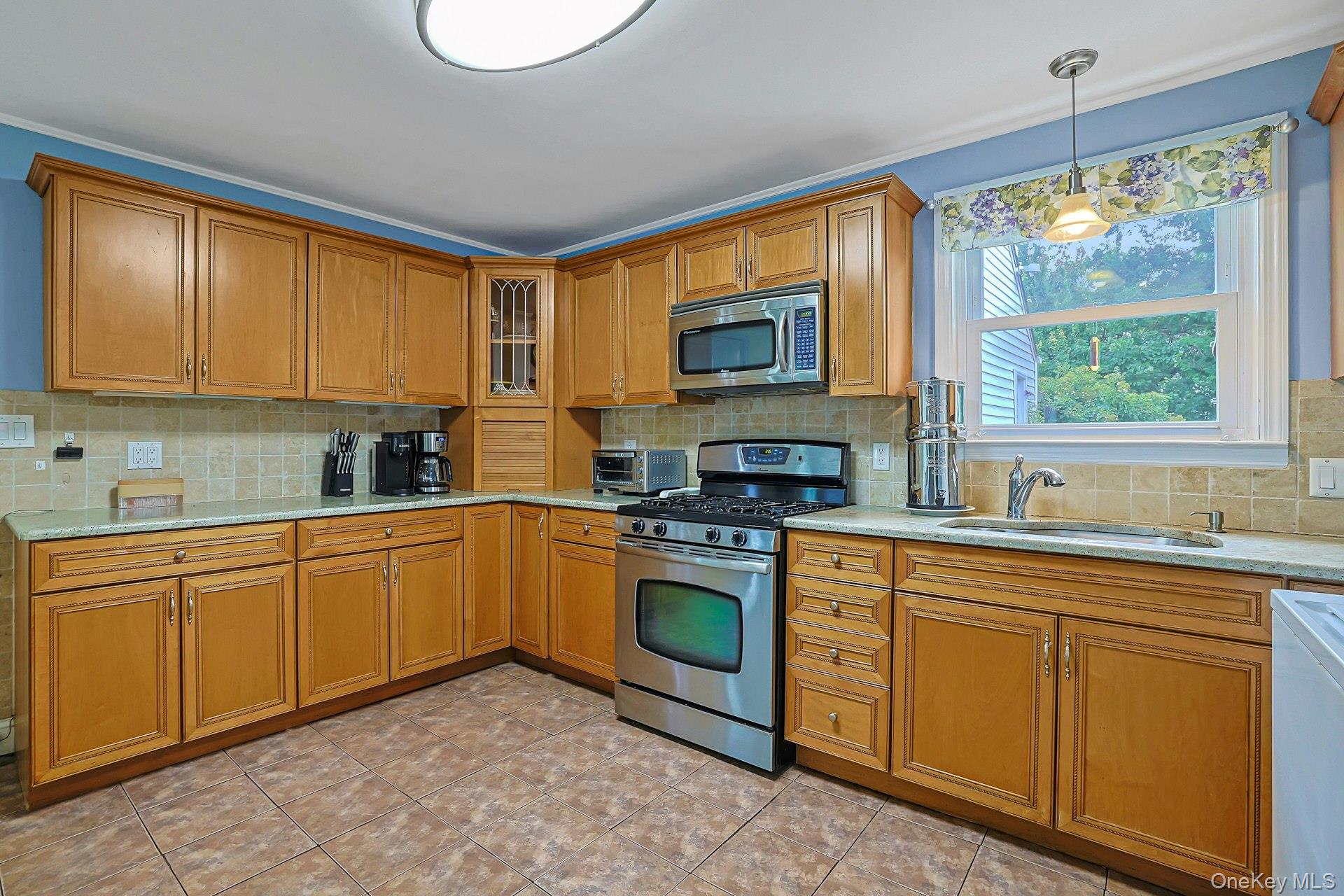 157 Whitman Road Property Photo 8
