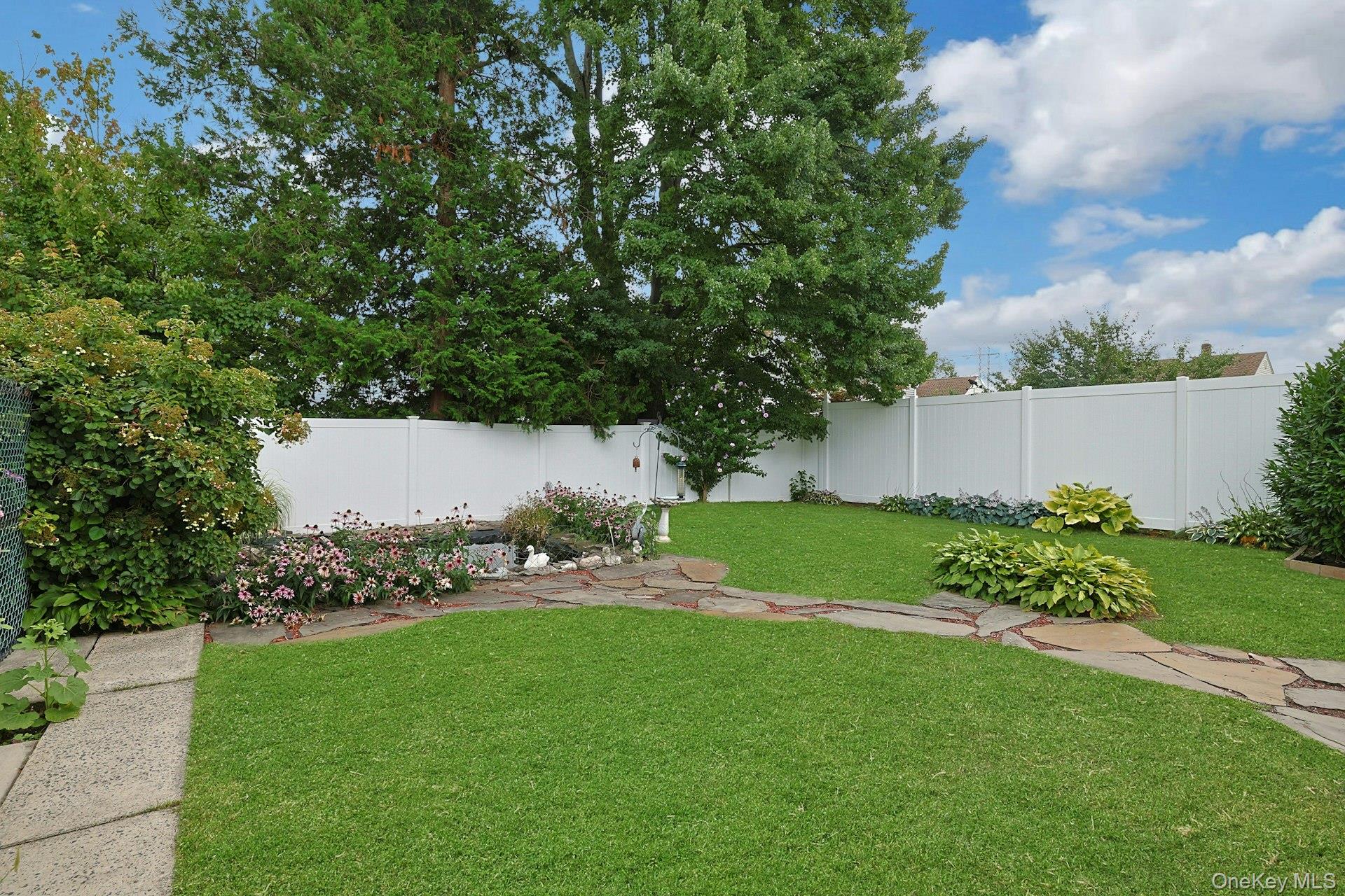 157 Whitman Road Property Photo 22