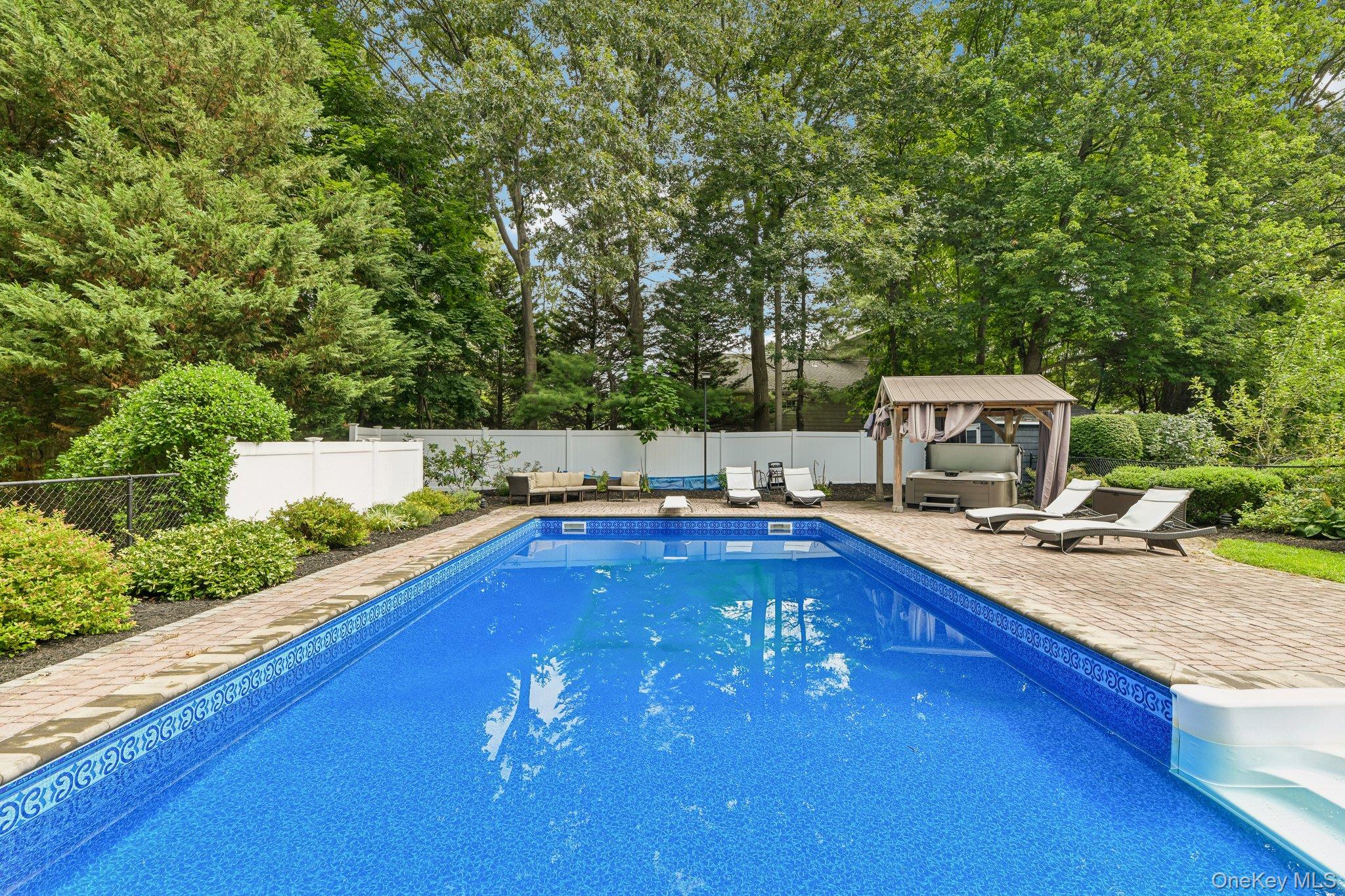6 Pebble Hill Court Property Photo 35