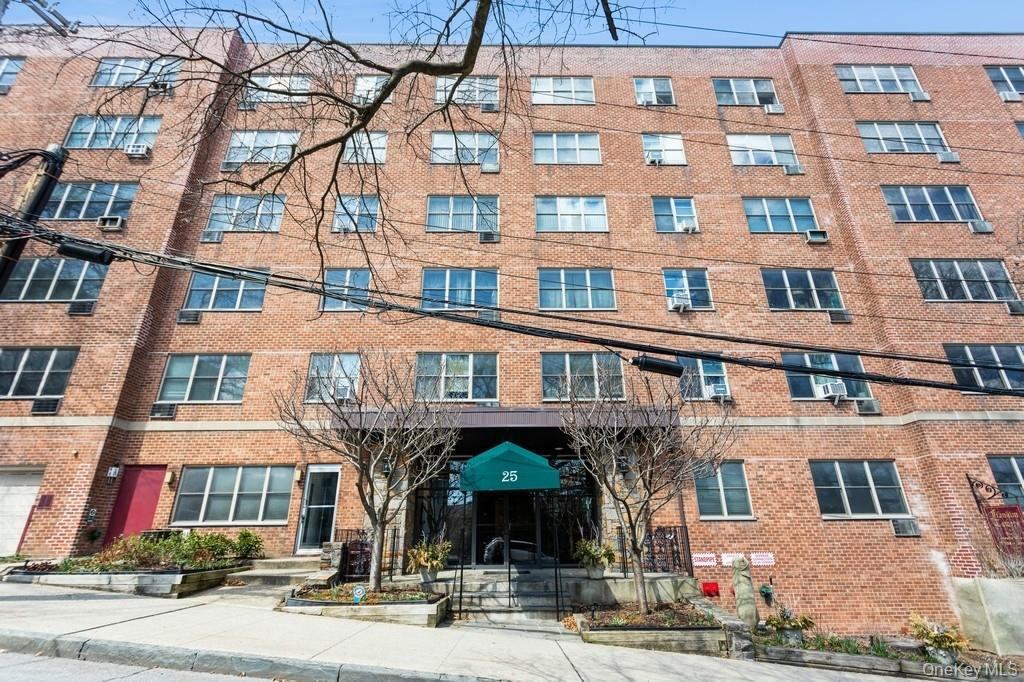 25 Franklin Avenue 2a Property Photo 1