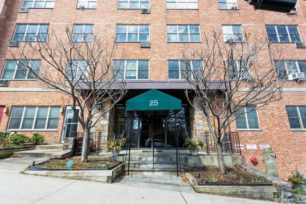 25 Franklin Avenue 2a Property Photo 2