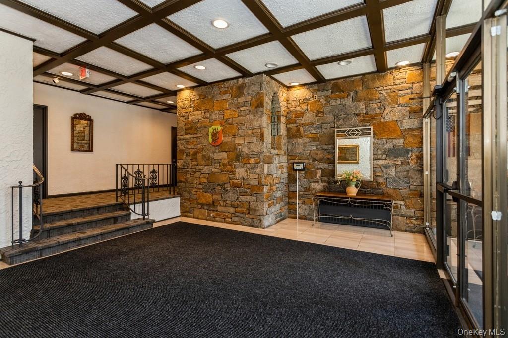 25 Franklin Avenue 2a Property Photo 3