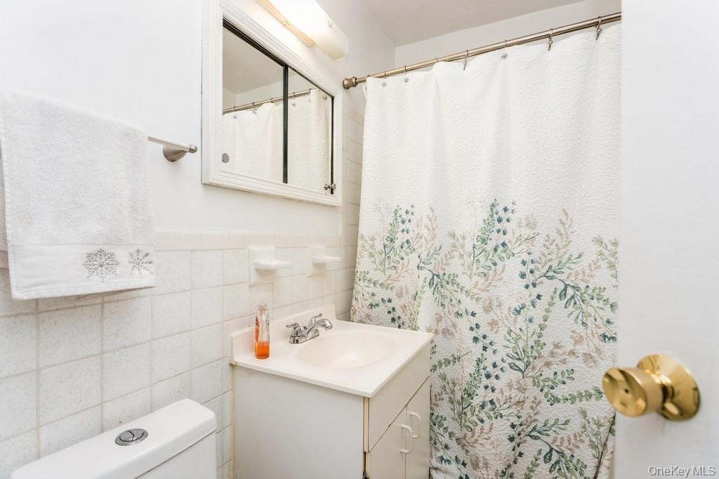 25 Franklin Avenue 2a Property Photo 11