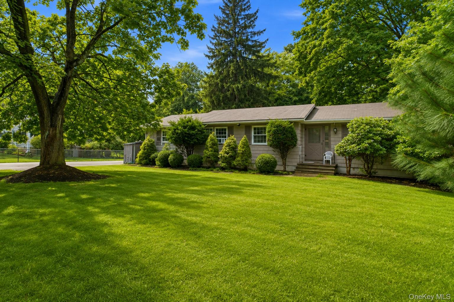 61 S Airmont Road Property Photo 1
