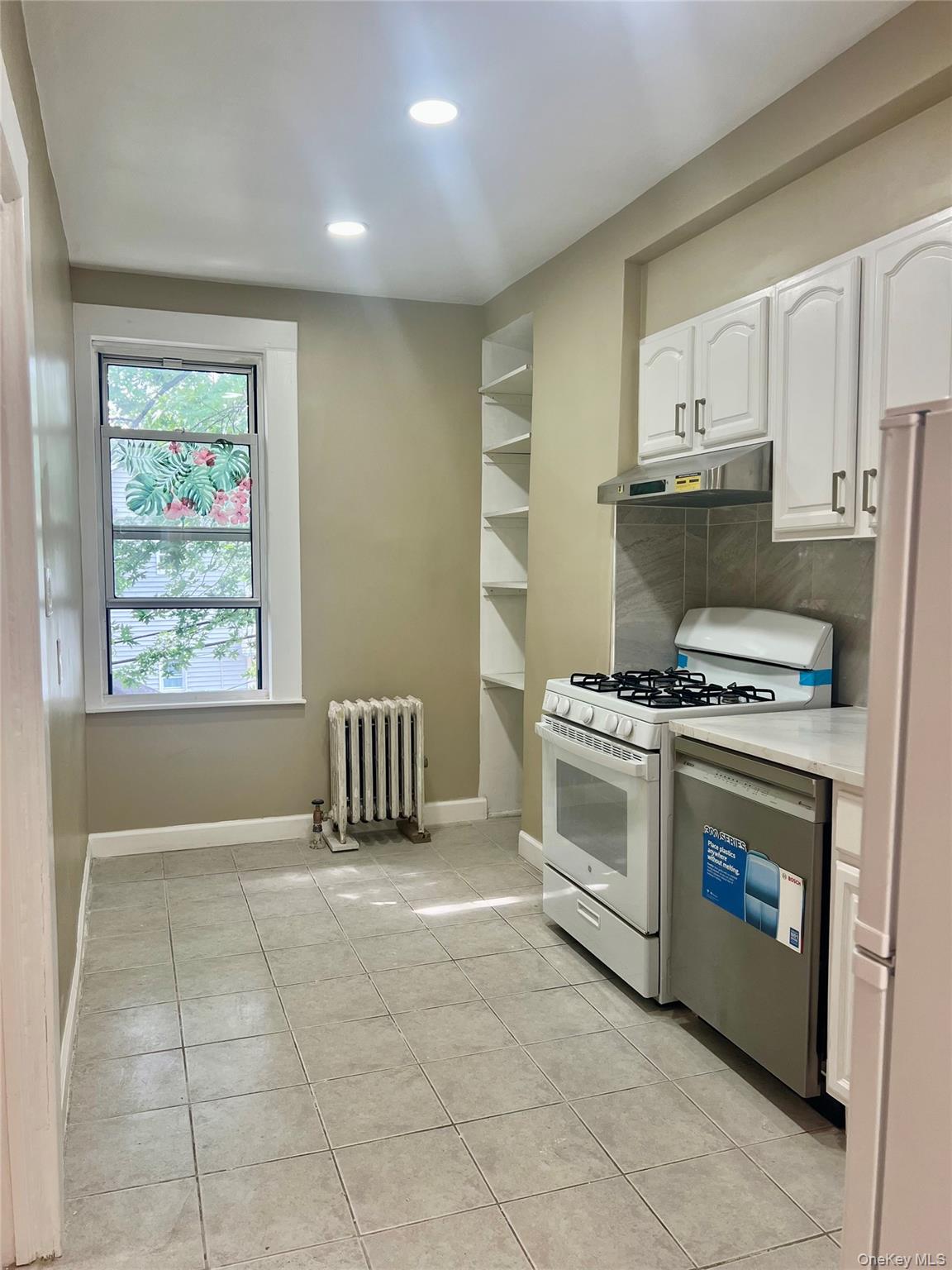 4218 66th Street Property Photo 3