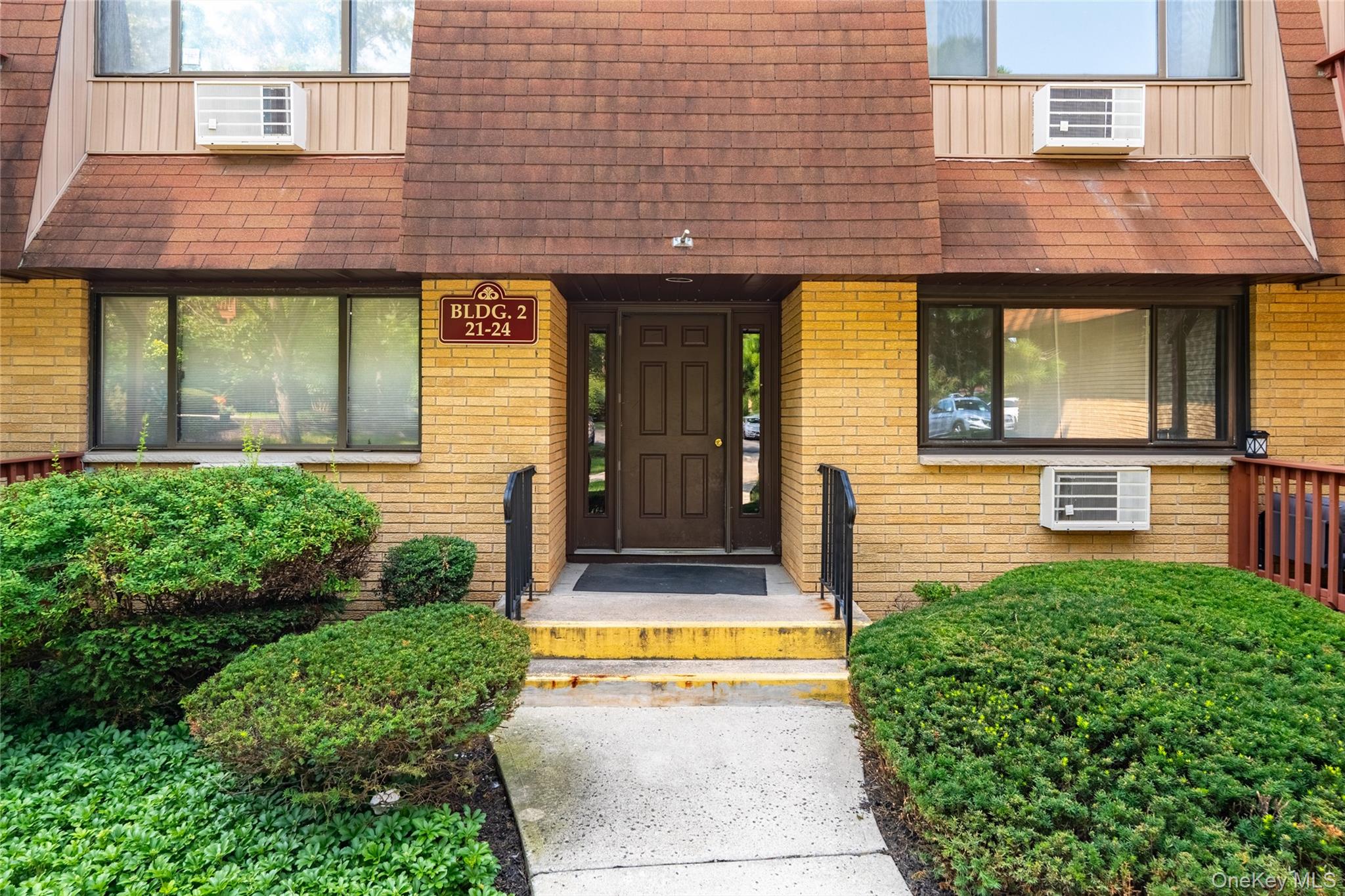 24 Richard Court Bldg 2 Property Photo 3