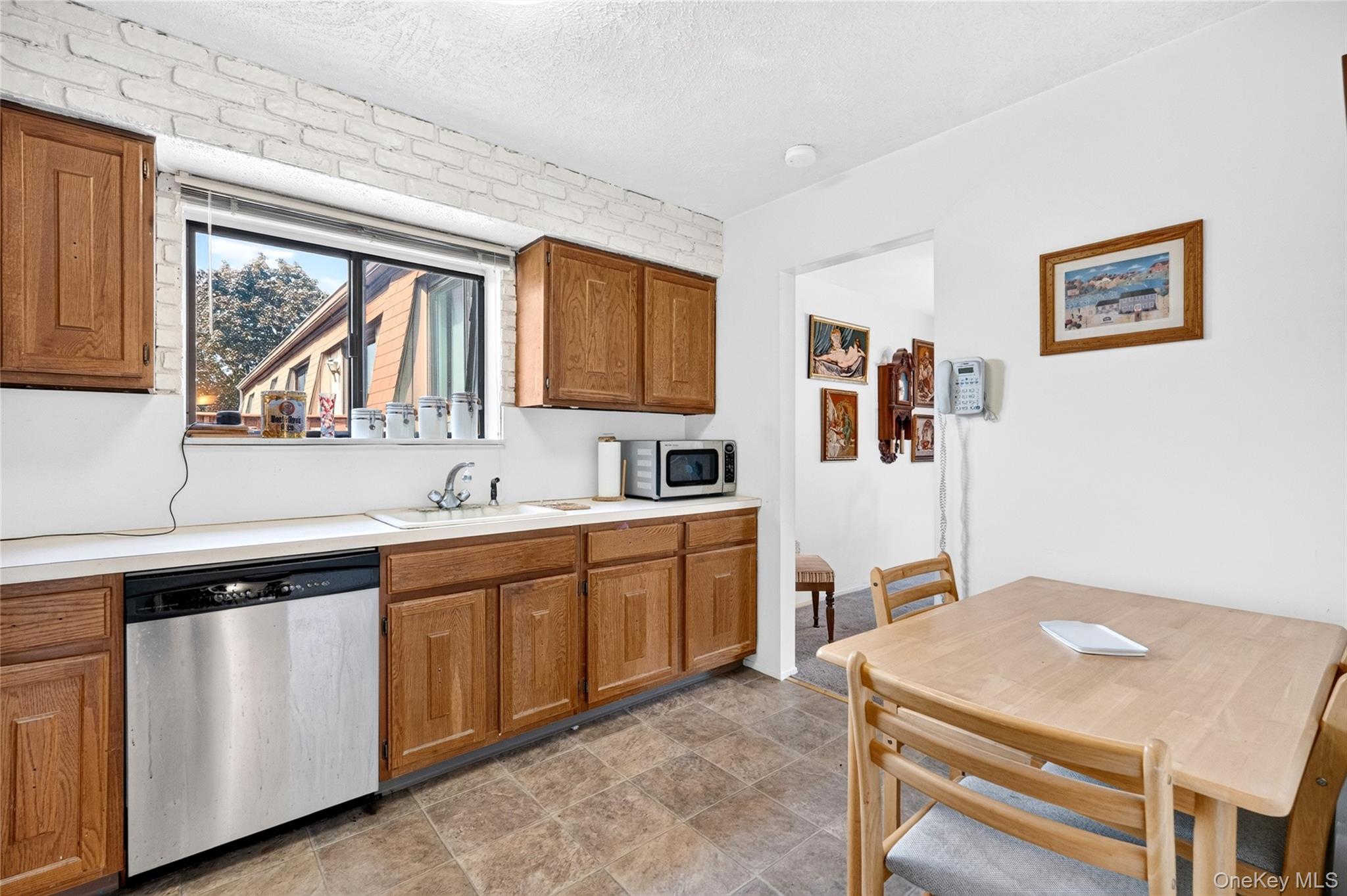 24 Richard Court Bldg 2 Property Photo 20