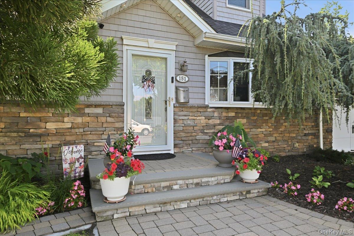 151 New York Avenue Property Photo 5