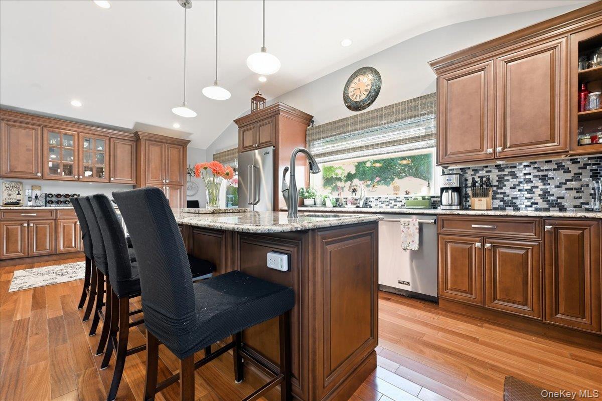 151 New York Avenue Property Photo 14
