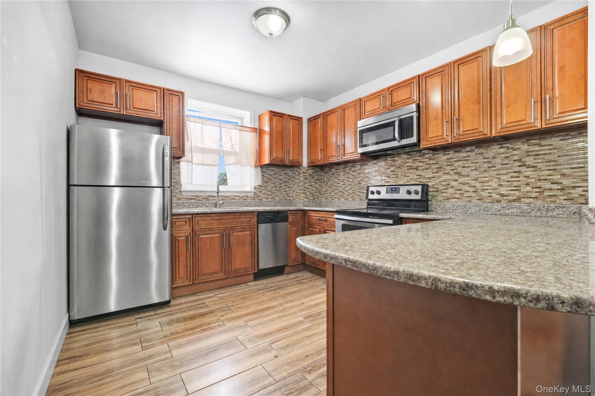73-35 Myrtle Avenue Property Photo 10