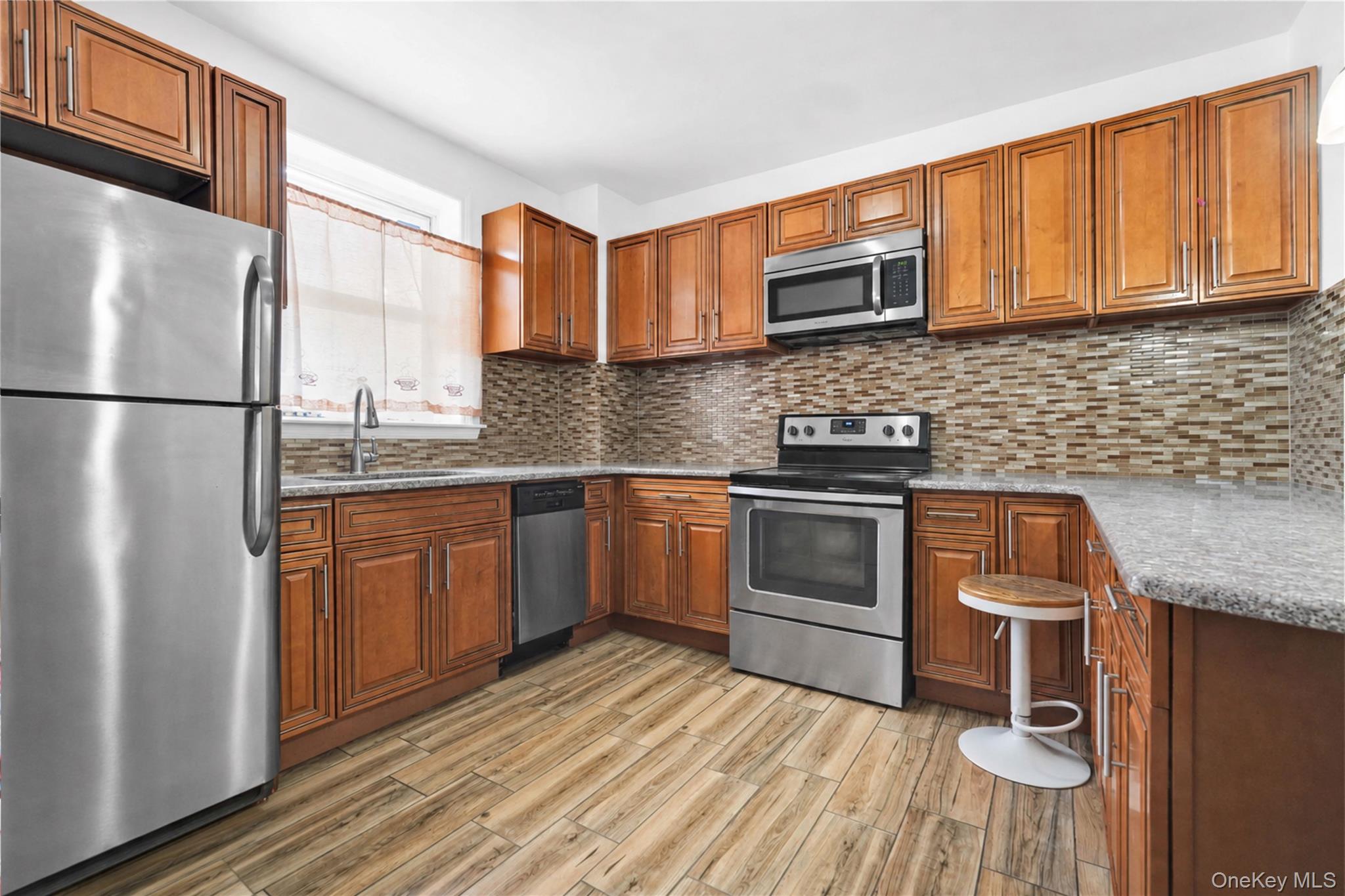 73-35 Myrtle Avenue Property Photo 11