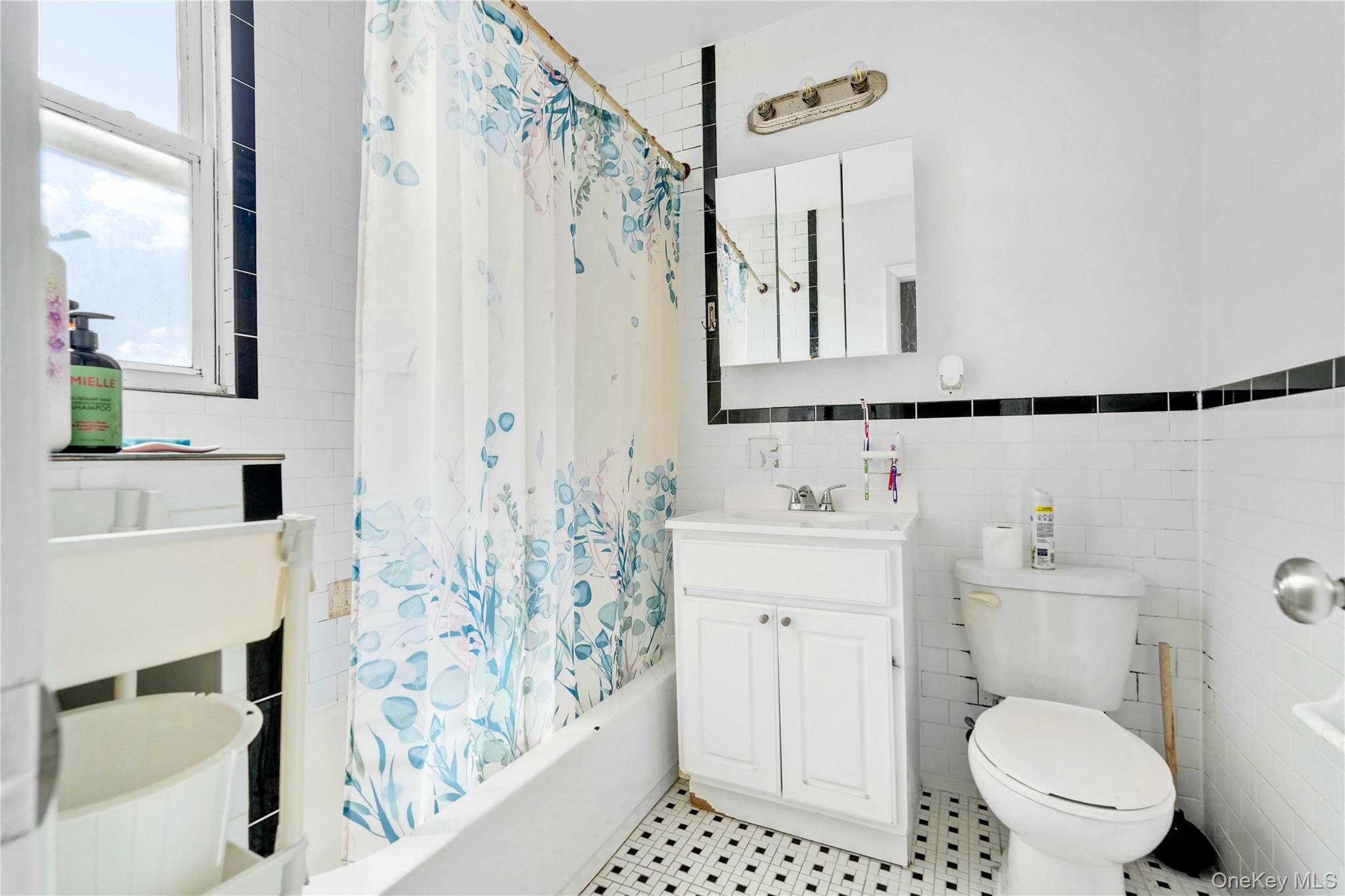 73-35 Myrtle Avenue Property Photo 15